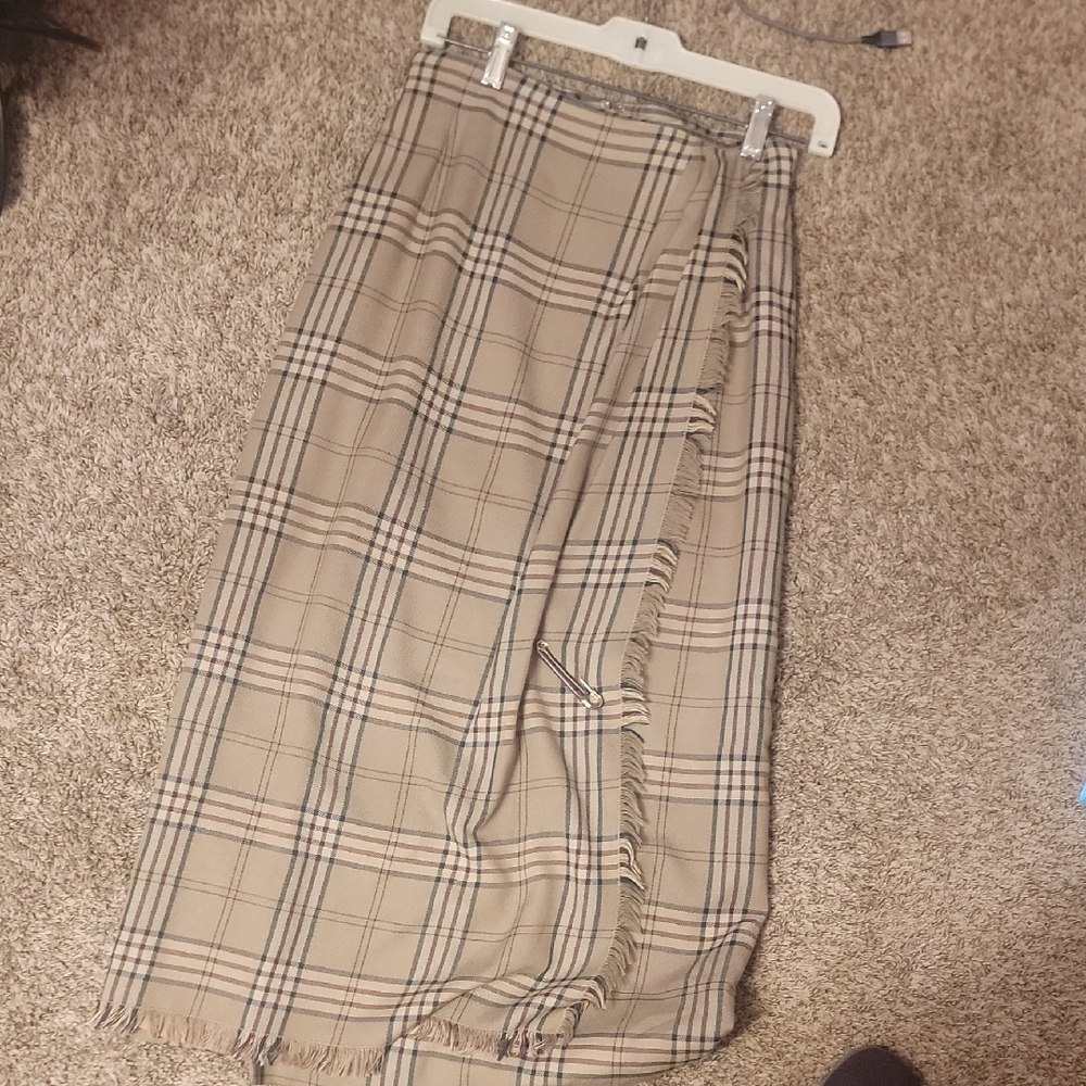 Liz Claiborne Beige Plaid Maxi Skirt